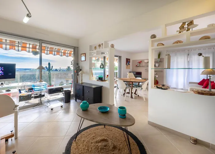 Tanit 3 Pieces, Grande Terrasse * أنتيب